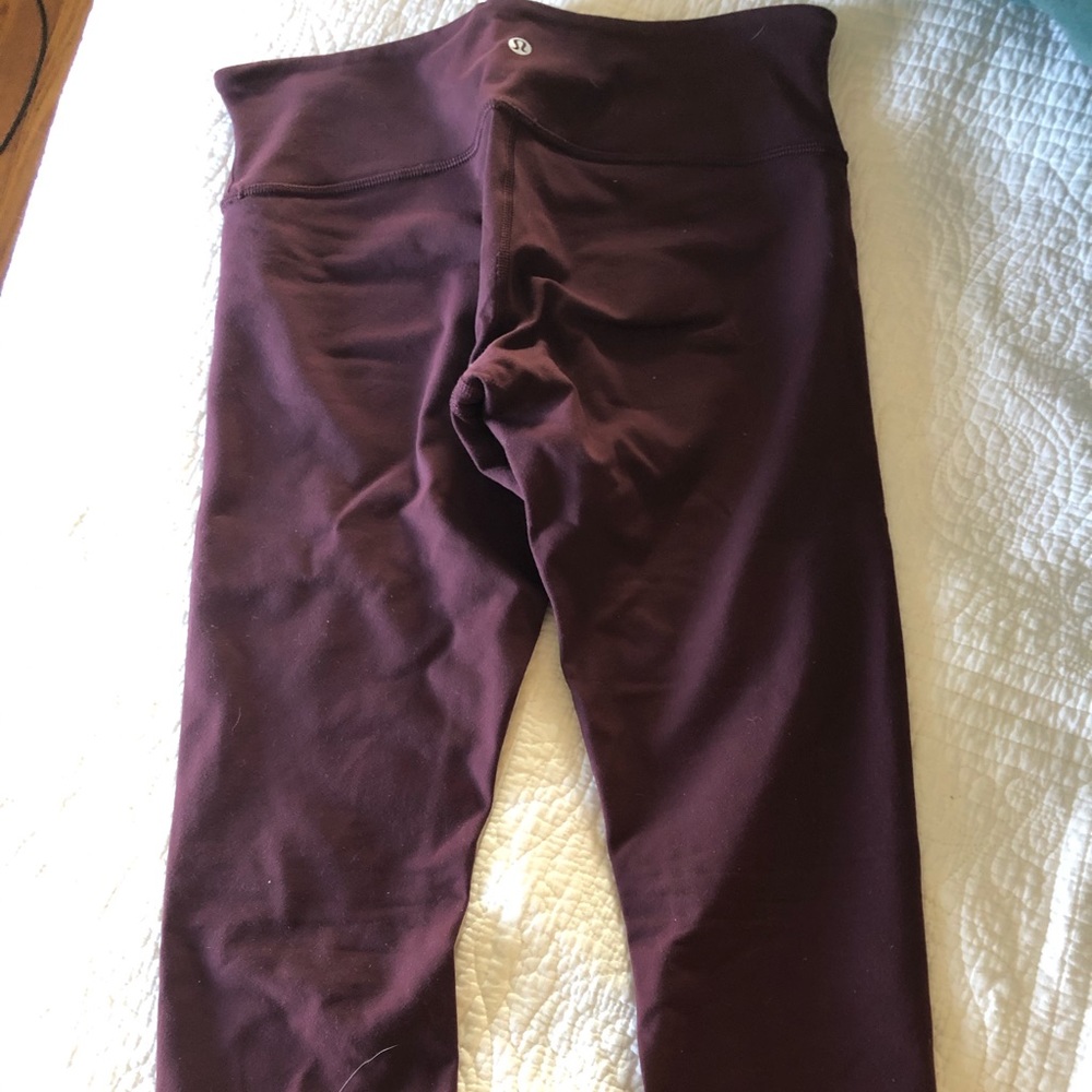 26 inch maroon lululemon wunder under size 8